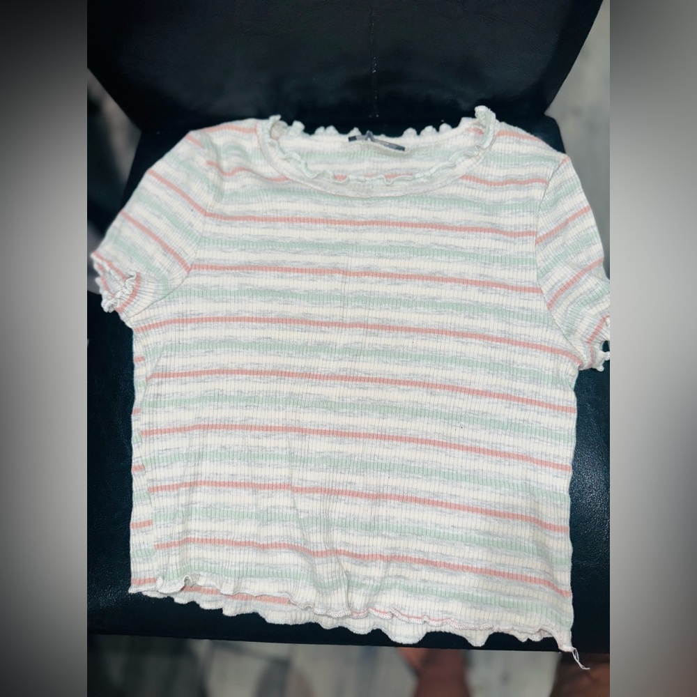 Really cute crop top shirt